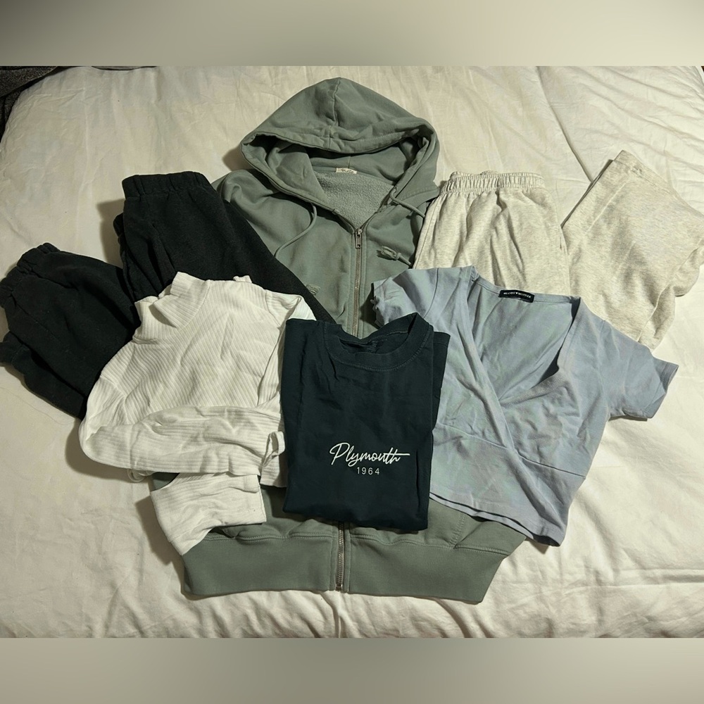 Brandy Melville Bundle #7